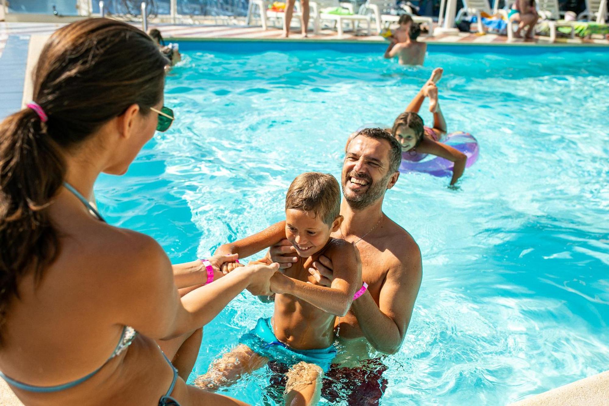 לידו די סביו Bikini Tropicana Family Hotel מראה חיצוני תמונה